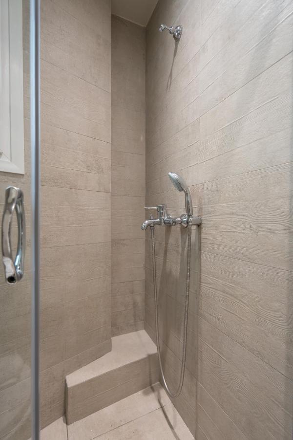 Classy Apartment In Koukaki, Walk To Metro & Acropolis Ateny Zewnętrze zdjęcie