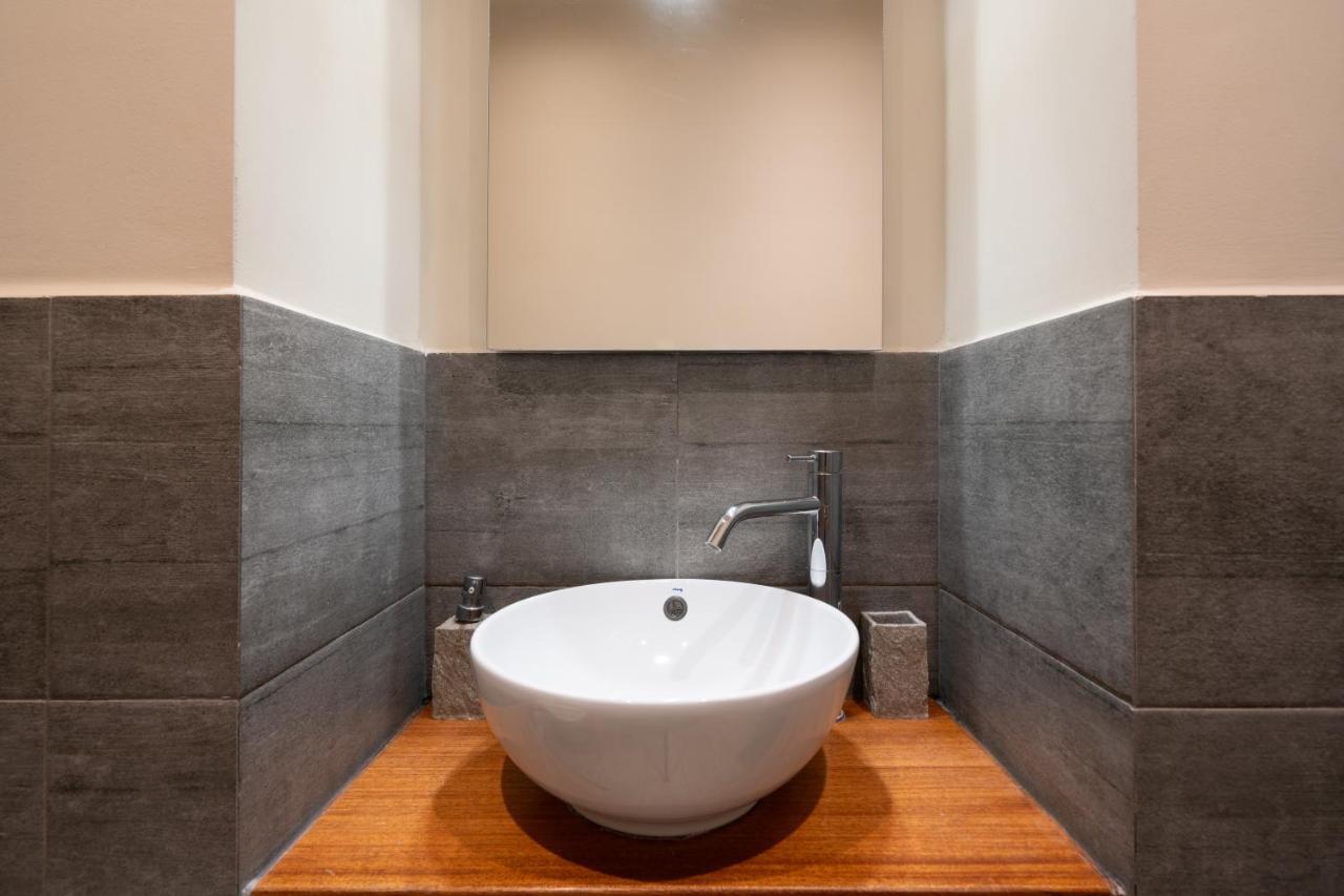 Classy Apartment In Koukaki, Walk To Metro & Acropolis Ateny Zewnętrze zdjęcie